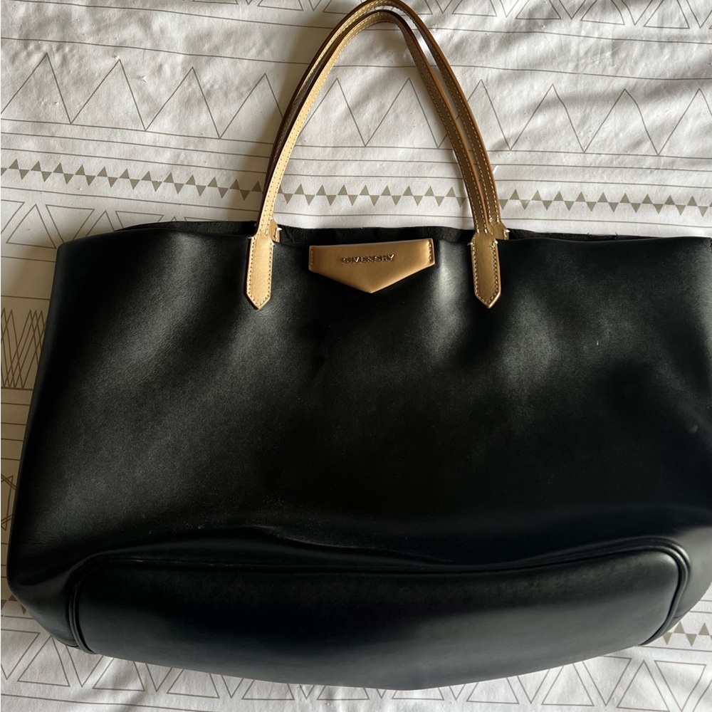 Givenchy Antigona Large Leather Tote Bag (Two Tone)